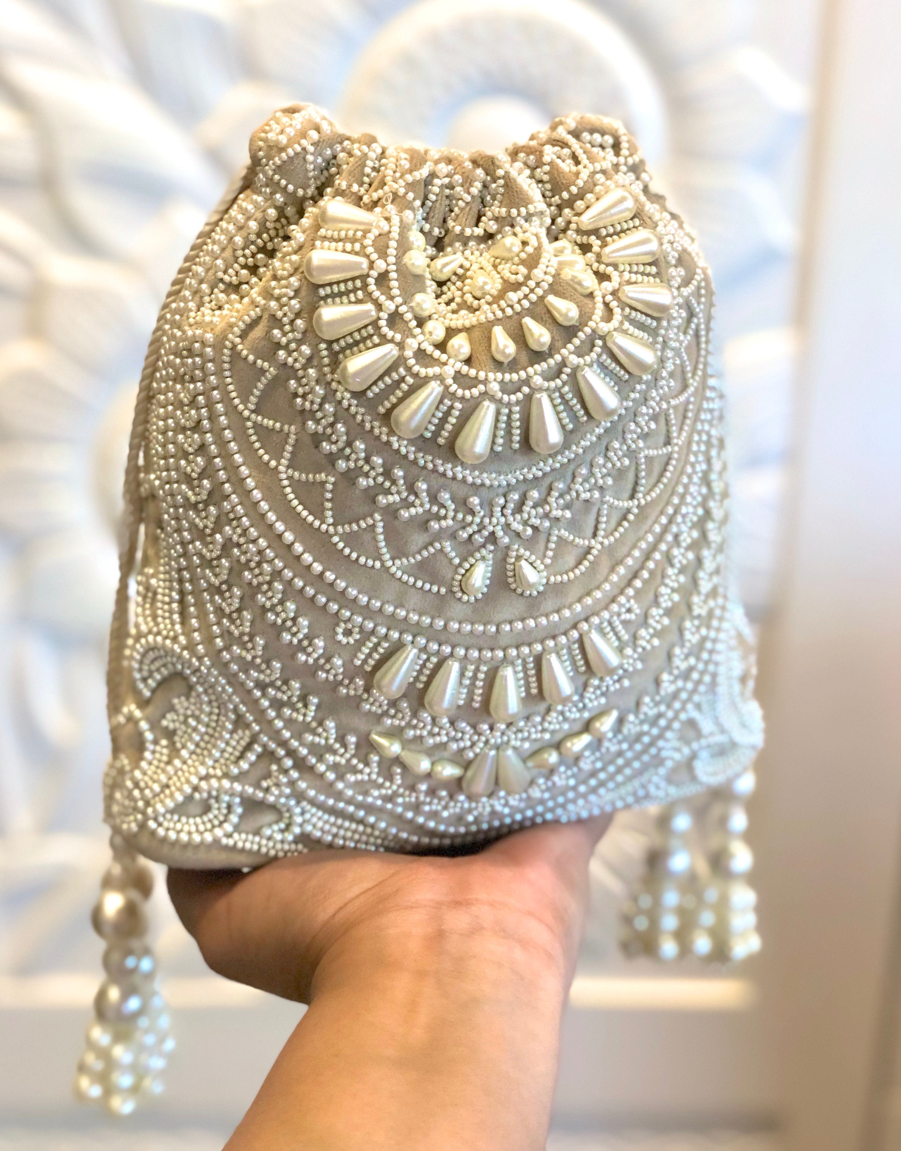 Beige Pearl Necklace Bucket