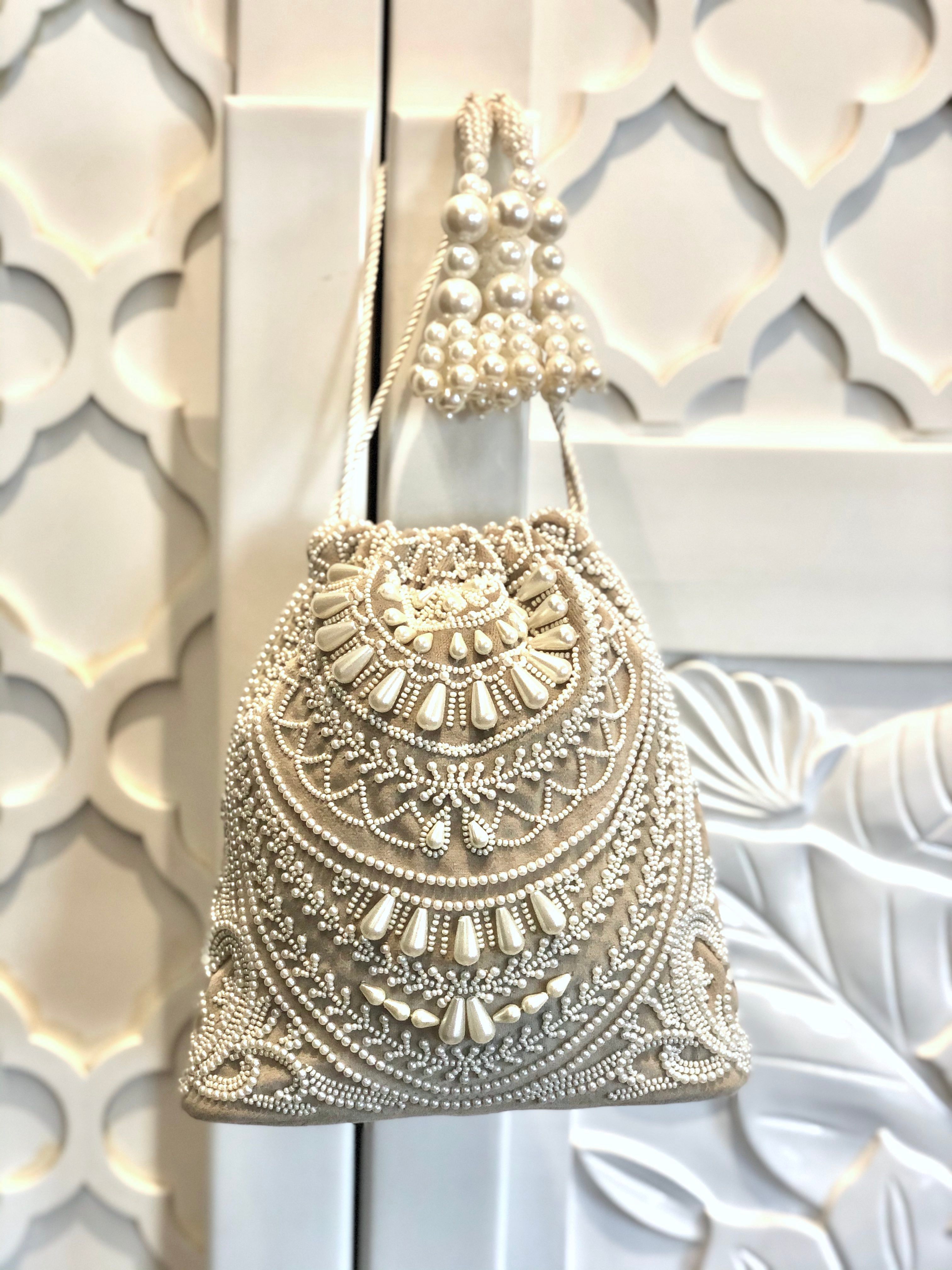 Beige Pearl Necklace Bucket