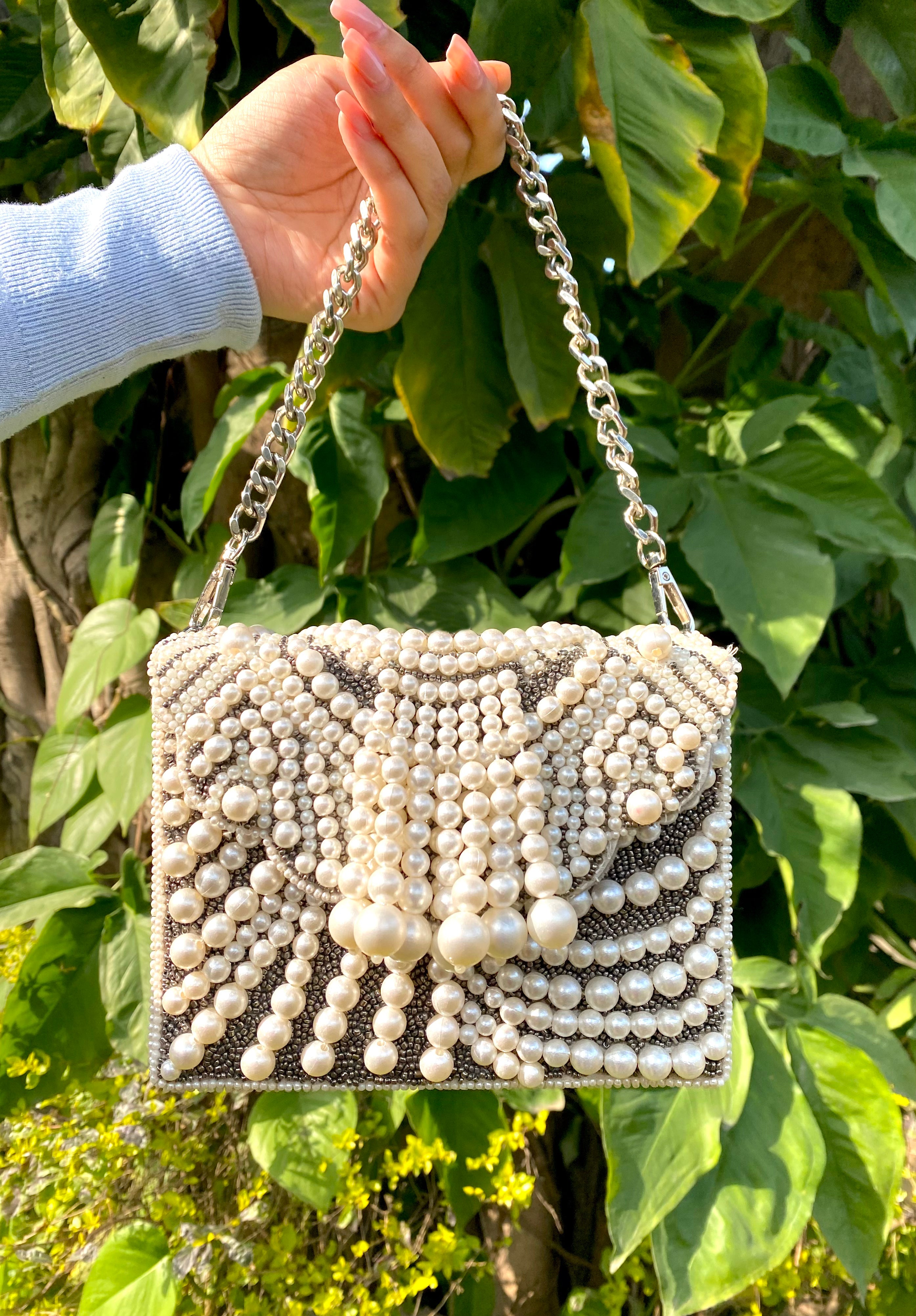 Grey Pearl Arabia Clutch