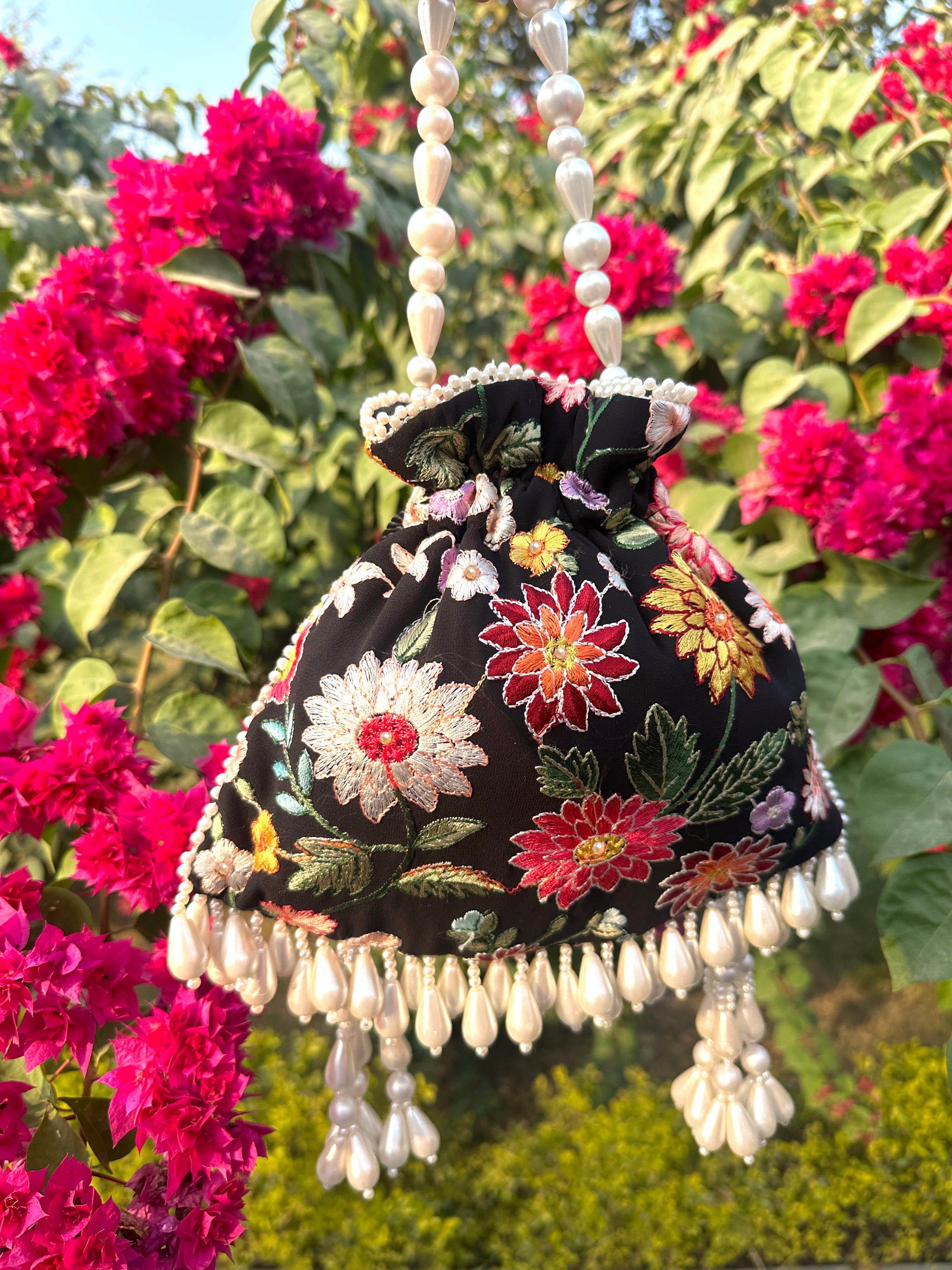Black Zinnia Pearl Flapper