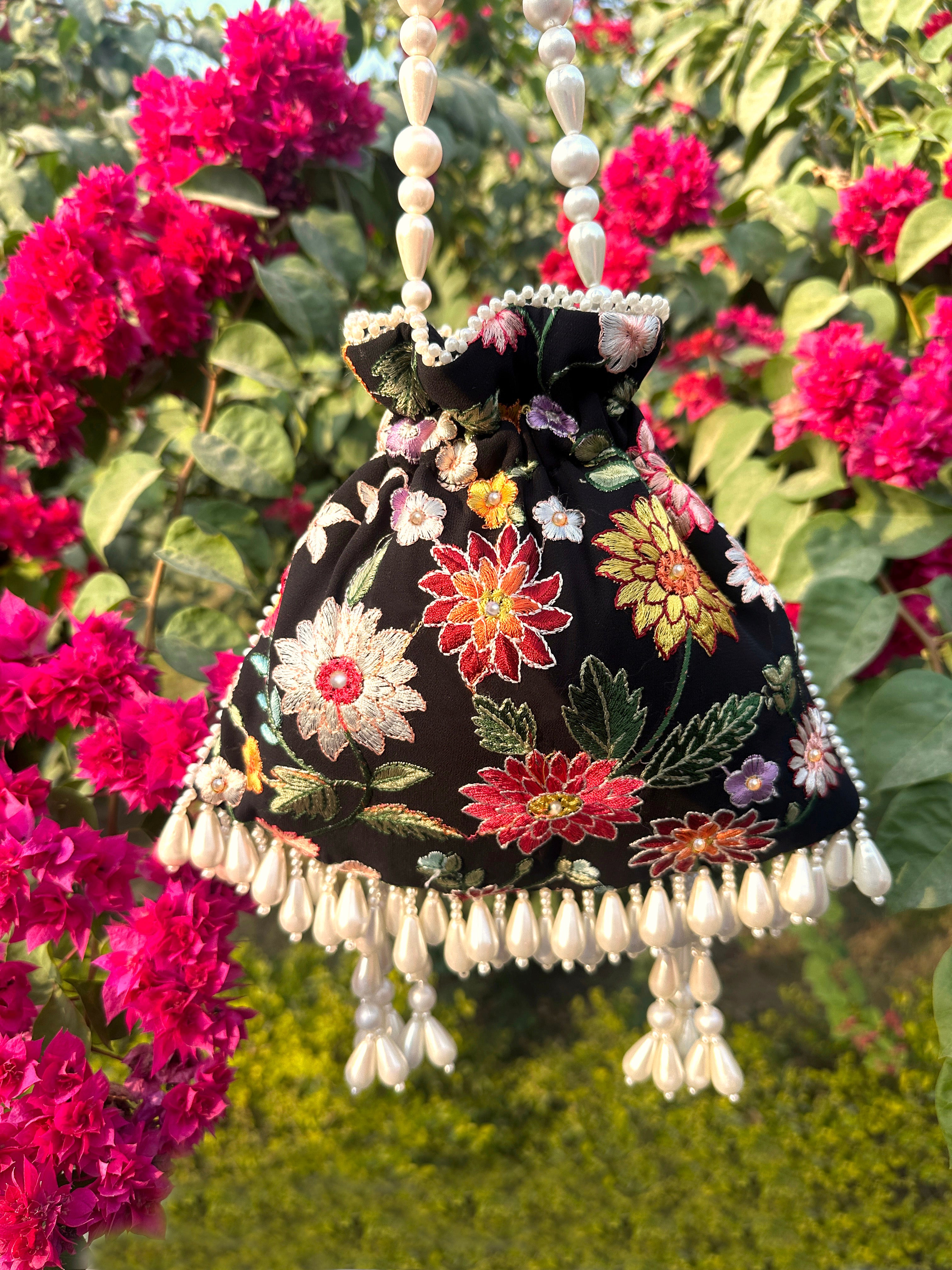 Black Zinnia Pearl Flapper