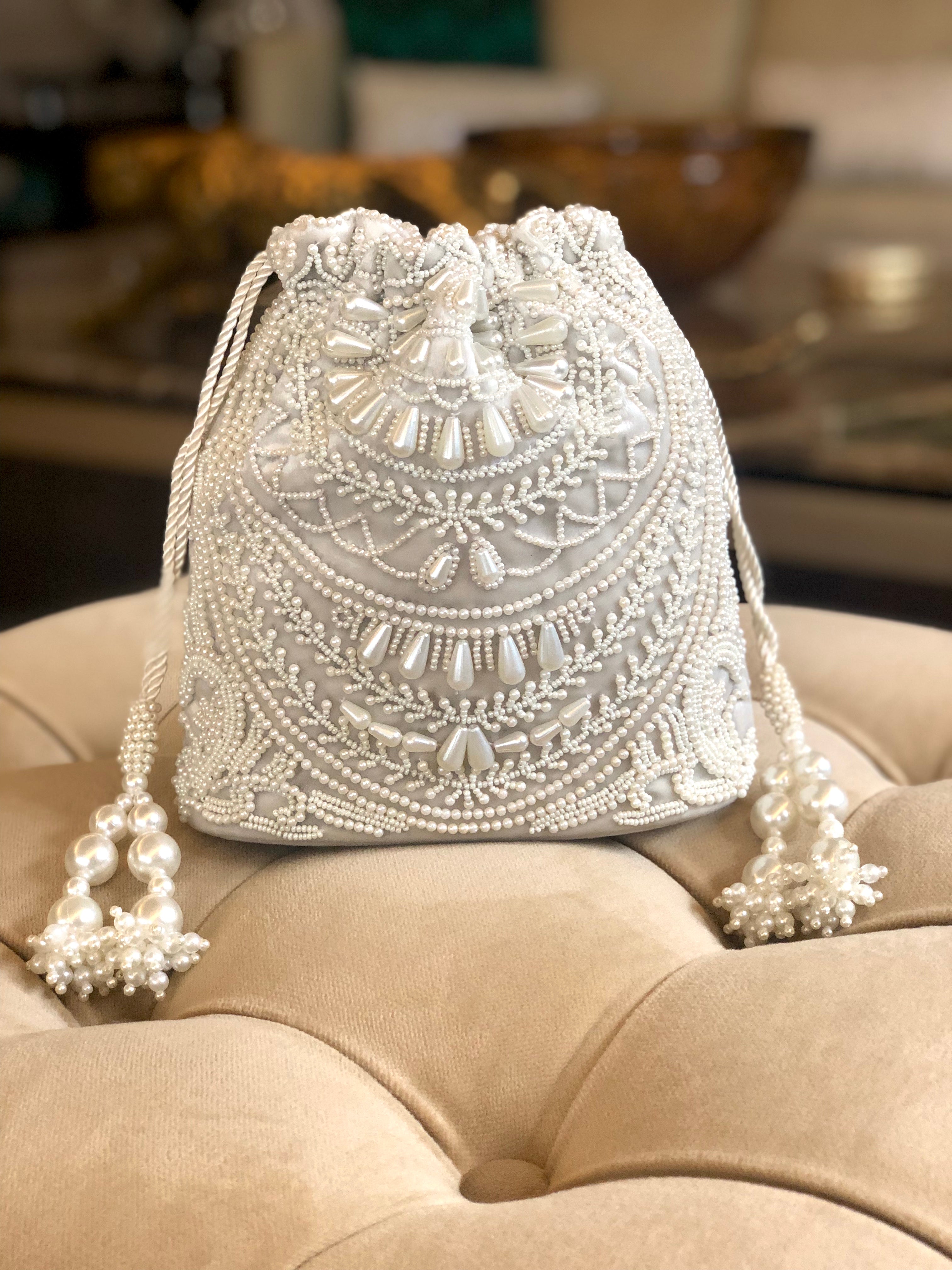 Cream Pearl Necklace Bucket